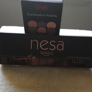 2 eyeshadow palettes